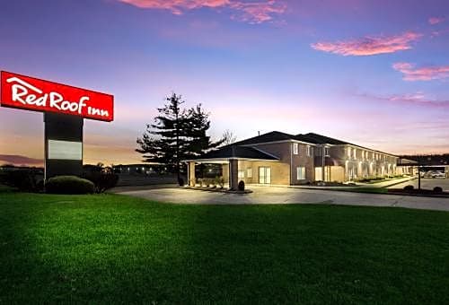 Red Roof Inn, Lawrenceburg, Indiana.
